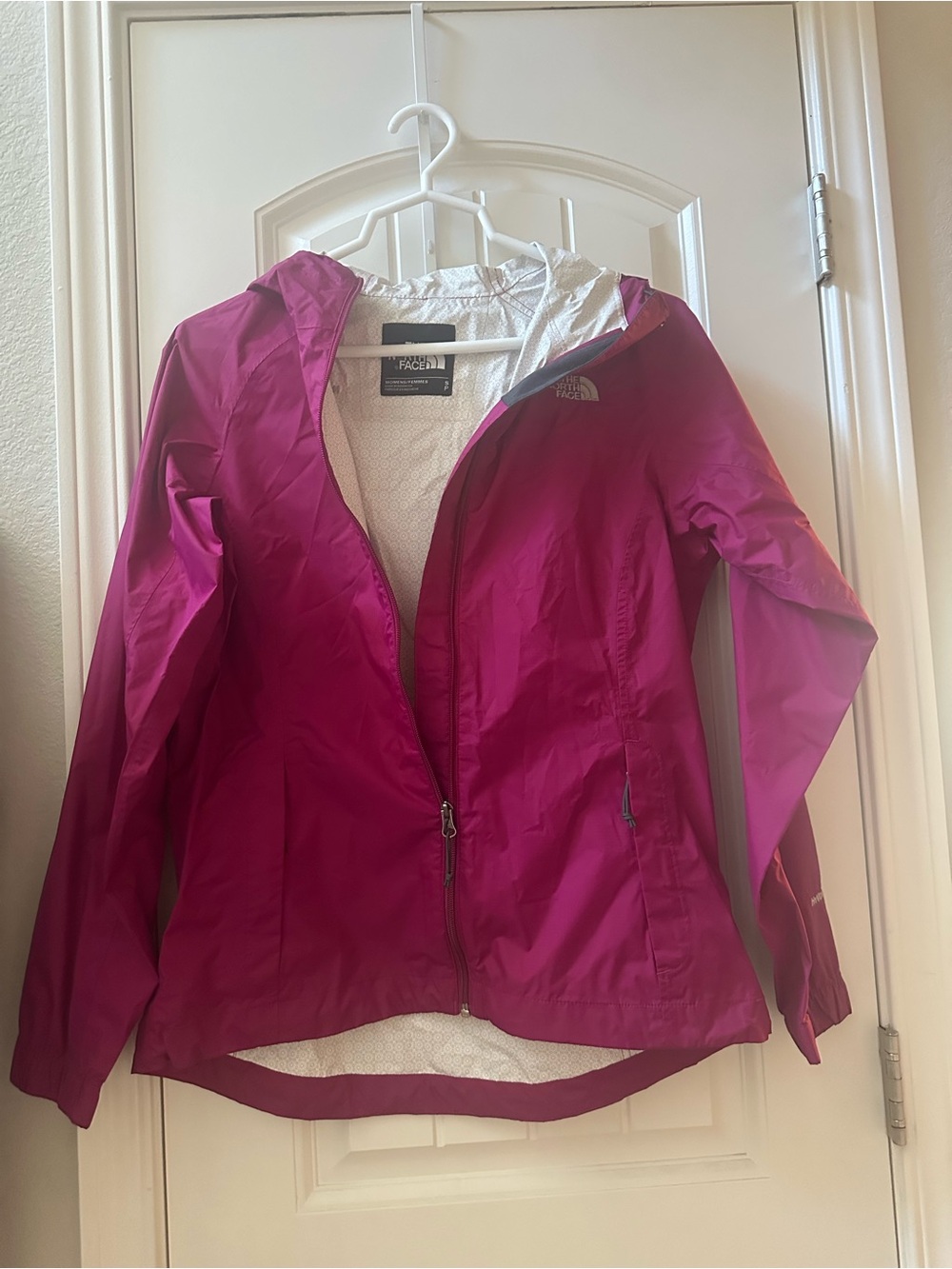 The North Face Women's Fuchsia Hooded Ski Jacket